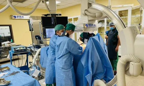 Bệnh nhân cao tuổi được cứu sống nhờ ‘vệ sĩ 24/7’ của trái tim