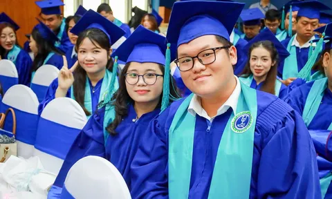Trường Đại học Luật TP.HCM trao bằng cho gần 700 cử nhân Luật