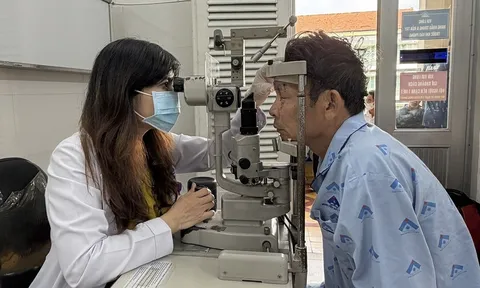 Phía sau mỗi tiếng pháo nổ có thể là nguy cơ mù lòa suốt đời