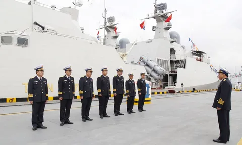 Biên đội Tàu 015, 012 tích cực chuẩn bị cho lễ khởi hành tuần tra liên hợp