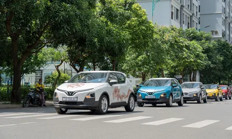 Giá xăng biến động, ô tô điện trở thành lời giải tiết kiệm cho khách Việt