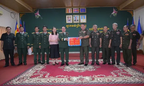 Bộ CHQS tỉnh An Giang: Thăm, chúc tết các đơn vị Hoàng gia Campuchia