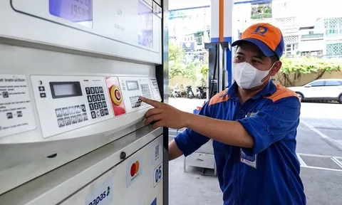 Giá xăng dầu tối 16/4 về mốc mới cực rẻ, Yamaha ra mắt ‘ác mộng’ của Honda Vision giá 18 triệu đồng