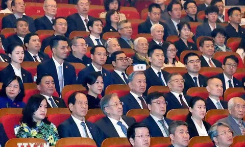 Tổng Bí thư, Chủ tịch nước dự chương trình nghệ thuật hữu nghị Việt - Trung