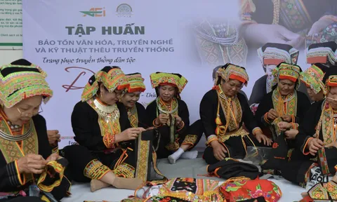 Cần hướng đi mới trong bảo tồn và phát huy sản phẩm trang phục dân tộc Dao Lô Gang tại xã Trại Cau, tỉnh Thái Nguyên