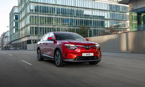 Khách Việt chọn VinFast VF 8: Cùng trải nghiệm, xe xăng phải bù thêm hơn 300 triệu đồng