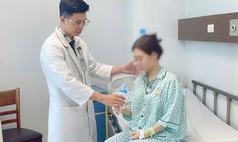 Nữ sinh 18 tuổi tê nửa mặt, đau đầu suốt 3 năm vì viêm xoang mạn tính do nấm
