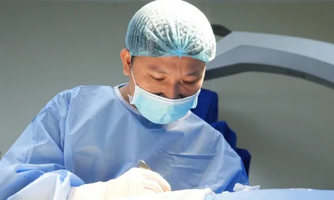 Đừng chủ quan với hiện tượng nháy mắt kéo dài