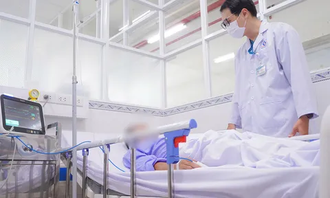Người đàn ông 38 tuổi thoát liệt nhờ đến viện trong ‘giờ vàng’ đột quỵ