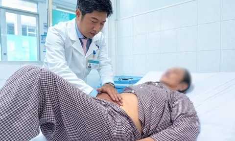 Phát hiện sớm phình động mạch chủ bụng nhờ khám định kỳ, người đàn ông tránh biến chứng nguy hiểm