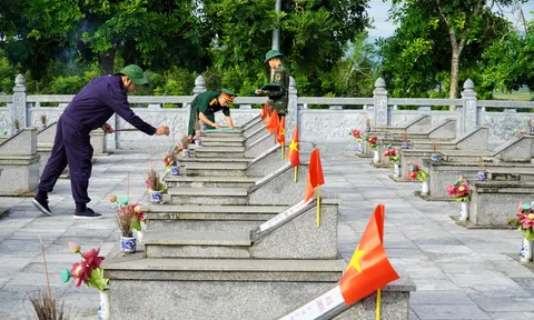 Mồ hôi và nước mắt tìm kiếm liệt sĩ