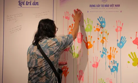 "Dựng Xây Tự Hào Việt Nam": Khi nghệ thuật lên tiếng cho những người thợ thầm lặng