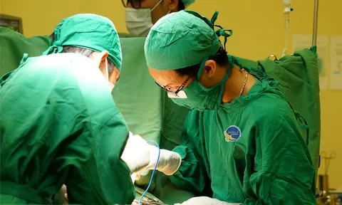 Cứu nam thanh niên đứt động mạch dưới đòn, mất gần 4 lít máu