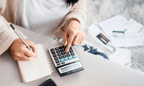 Khi nào nên chọn vay ngắn hạn thay vì rút sổ tiết kiệm?