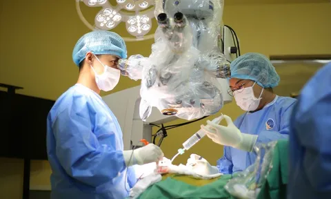 Phát hiện u màng não từ dấu hiệu yếu bàn tay phải