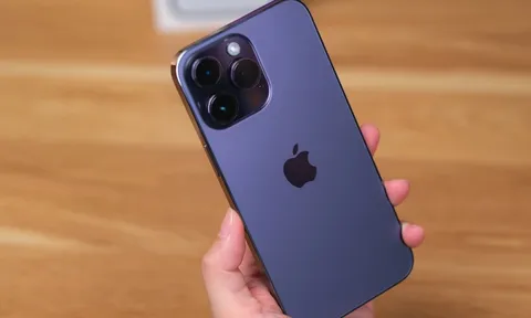 Giá xăng hôm nay 26/9: Xăng E5, E10 trên dưới 27.000 đồng, gần đỉnh hơn đáy, iPhone 14 Pro Max có nên mua?