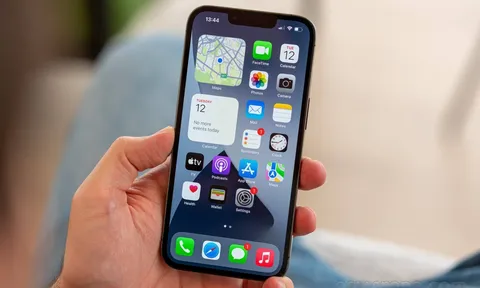 Giá xăng dầu hôm nay sáng 30/10: Thế giới và trong nước  cùng tăng, xăng E5 vẫn rẻ, iPhone 13 Pro rẻ như cho