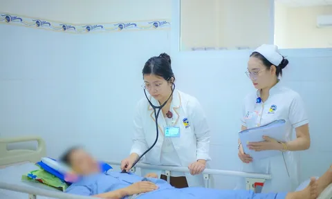 Cô gái 33 tuổi rối loạn nhịp tim sau khi bị sét đánh