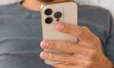 Giá xăng E5 RON 92 chiều nay 8/10: Tăng 1.140 đồng/lít áp sát 28.000 đồng, iPhone 16 Pro có nên mua?