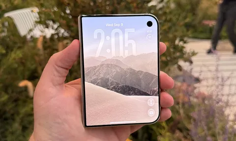 Người chờ mua iPhone Duo bất ngờ đón tin vui lớn trước giờ G