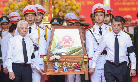 HƯƠNG TRẦM TIỄN BƯỚC ANH LINH