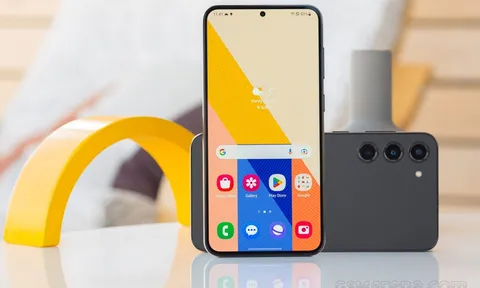 Galaxy S23 Plus còn hơn 8 triệu, rẻ bằng nữa iPhone 17e màn lớn, camera xịn ăn đứt