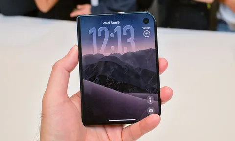 Bảng giá iPhone Duo mới nhất hôm nay, bản 2TB vẫn neo trên 100 triệu đồng