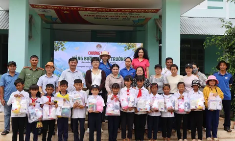 “Sắc Chăm - Sắc Người”: Khi tuổi trẻ viết tiếp câu chuyện di sản bằng lòng nhân ái