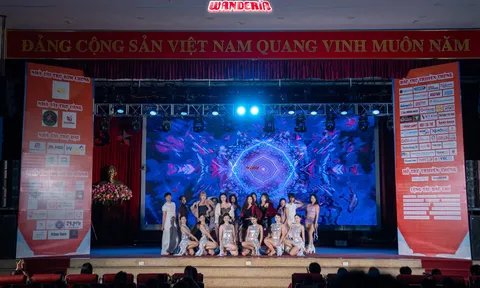 Hòa chung nhịp đập tuổi trẻ cùng sinh viên Khoa Chủ nghĩa xã hội khoa học trên sân khấu Khai  Niên 2026 