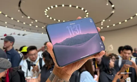 Apple nói gì về lỗi nứt màn hình nghiêm trọng trên iPhone Duo?