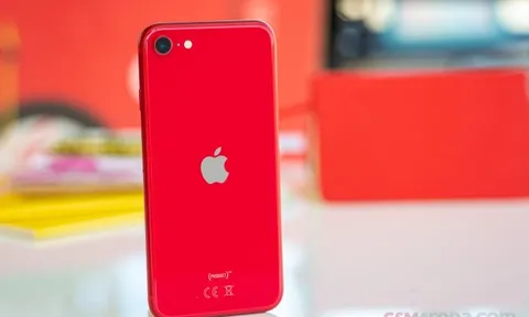 Bảng giá iPhone SE 2020: Rẻ như cỏ cho trong bị vẫn ngon như iPhone 11 Pro Max huyền thoại