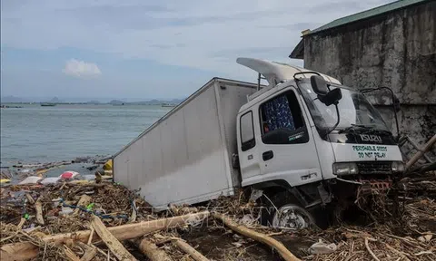 Bão Usagi 'tăng tốc' hướng về Philippines