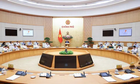 Thủ tướng: Hoàn thành khối lượng công việc lớn, nhiều nhiệm vụ quan trọng trong tháng 4