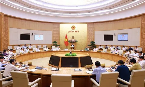 Thủ tướng: Khẩn trương bố trí kinh phí chi trả cho người xin nghỉ và dôi dư trong quá trình sắp xếp