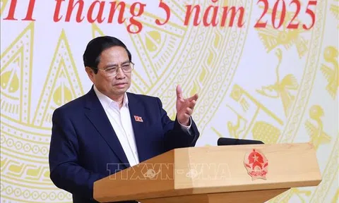 Thủ tướng: Mỗi căn nhà là “một món quà”, “một mái ấm”, thể hiện trách nhiệm, tình thương, tình dân tộc, nghĩa đồng bào, sự sẻ chia của cả cộng đồng
