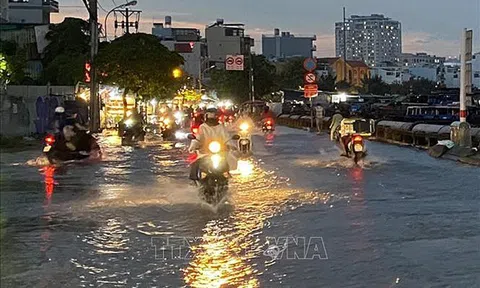 Nhiều khu vực có mưa lớn, nắng nóng từ Thanh Hóa đến Phú Yên