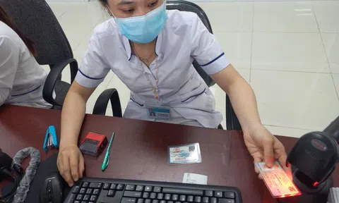 Đi khám bệnh cần lưu ý gì khi dừng cấp thẻ bảo hiểm y tế giấy?