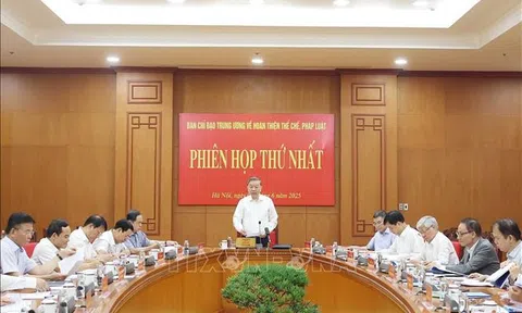 Tổng Bí thư Tô Lâm: Rà soát, tháo gỡ “điểm nghẽn” do quy định pháp luật mở đường cho kiến tạo phát triển