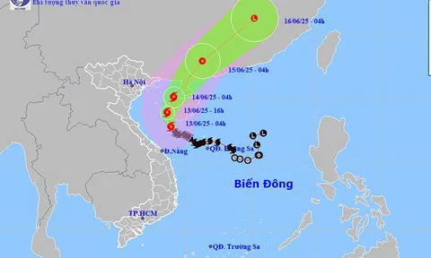 Bão mạnh giật cấp 13 áp sát vịnh Bắc Bộ