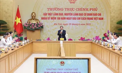 Thủ tướng: Chính phủ cảm ơn và luôn lắng nghe, chia sẻ, tạo điều kiện cho báo chí hoạt động thuận lợi