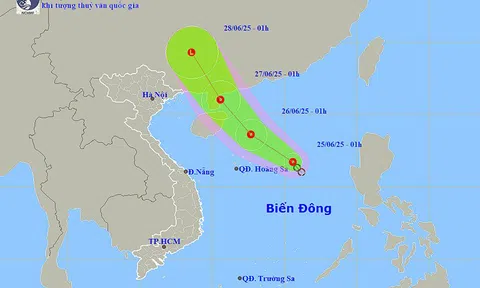 Áp thấp nhiệt đới trên biển Đông, nhiều khu vực đất liền mưa lớn cục bộ