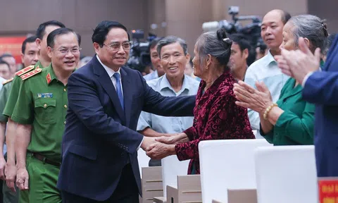 Thủ tướng: Quy tập hài cốt, xác minh danh tính liệt sĩ "khó mấy cũng phải làm và làm bằng cả trái tim"