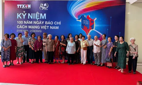 Kỷ niệm 100 năm Ngày báo chí CMVN: Gặp mặt truyền thống cán bộ hưu trí Ban biên tập Tin trong nước TTXVN