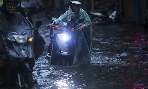 Mưa lớn cục bộ, lốc, sét, mưa đá ở Trung Bộ và Nam Bộ