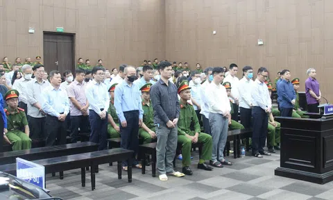 Chuyện làng - Chuyện phố: “Khôn ngoan đến cửa quan mới biết” - Lời khai của ba vị quan tham ?