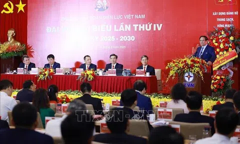 Thủ tướng: Ngành điện phải đảm bảo đáp ứng được yêu cầu phát triển đất nước với mức tăng trưởng 2 con số trong thời gian tới