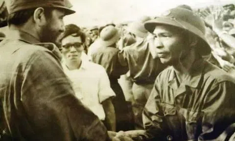 Chúc mừng Thiếu tướng Nguyễn Đức Huy đã được Chủ tịch nước quyết định phong tặng danh hiệu Anh hùng LLVTND thời kỳ kháng chiến chống Mỹ
