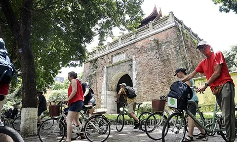 Ngày 4/9, Bắc Bộ có nơi nắng nóng, Nam Bộ tiếp tục mưa lớn