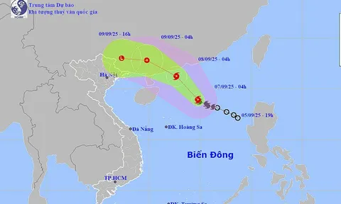 Ngày 7/9, Bão số 7 di chuyển hướng vào Quảng Đông (Trung Quốc), Bắc Biển Đông biển động rất mạnh