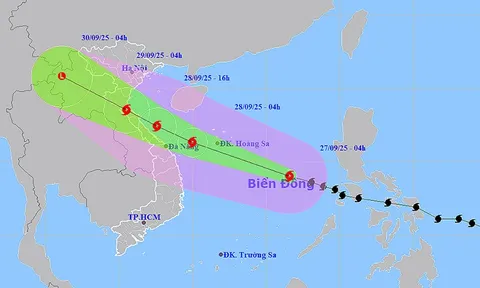 Ngày 27/9, Bão số 10 di chuyển gấp đôi tốc độ trung bình, cường độ mạnh